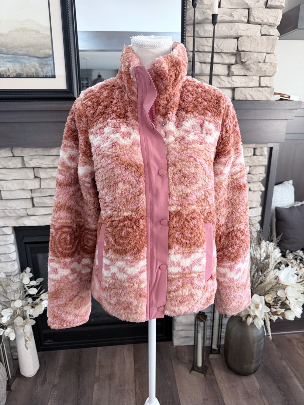 NWT Billabong Pink Patterned Sherpa Snap-Front Jacket - Womens Medium